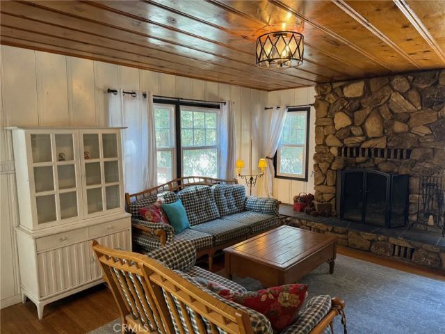 229 Oak Drive, Lake Arrowhead, CA 92352