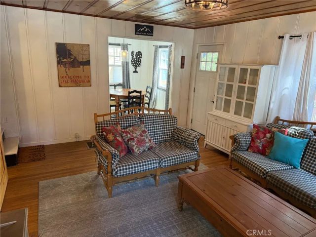 229 Oak Drive, Lake Arrowhead, CA 92352