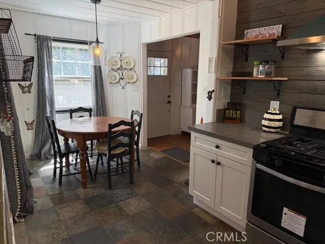 229 Oak Drive, Lake Arrowhead, CA 92352