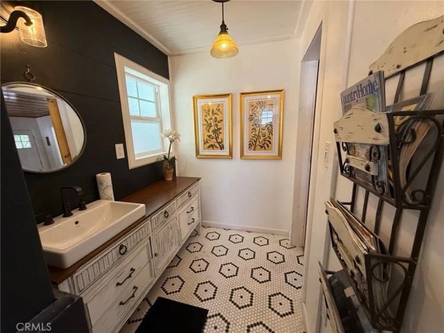 229 Oak Drive, Lake Arrowhead, CA 92352