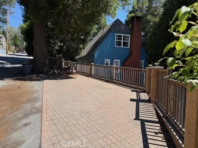 229 Oak Drive, Lake Arrowhead, CA 92352