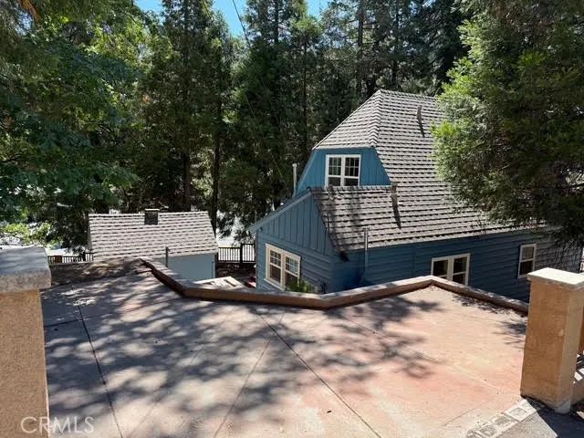 229 Oak Drive, Lake Arrowhead, CA 92352