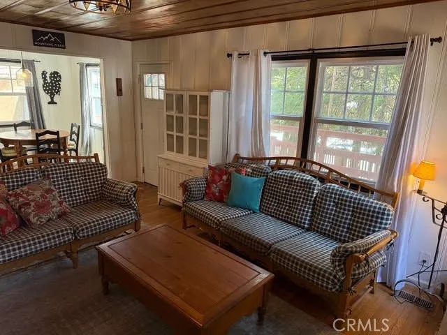 229 Oak Drive, Lake Arrowhead, CA 92352