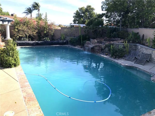 1618 Alapat Drive, Escondido, CA 92027