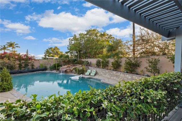 1618 Alapat Drive, Escondido, CA 92027