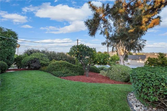 1618 Alapat Drive, Escondido, CA 92027