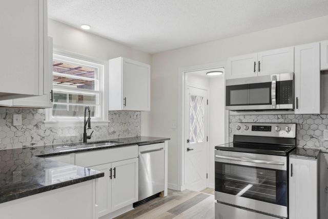 761 Nevada Avenue E, Saint Paul, MN 55106