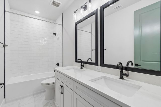 4718 W KENSINGTON AVENUE, Tampa, FL 33629