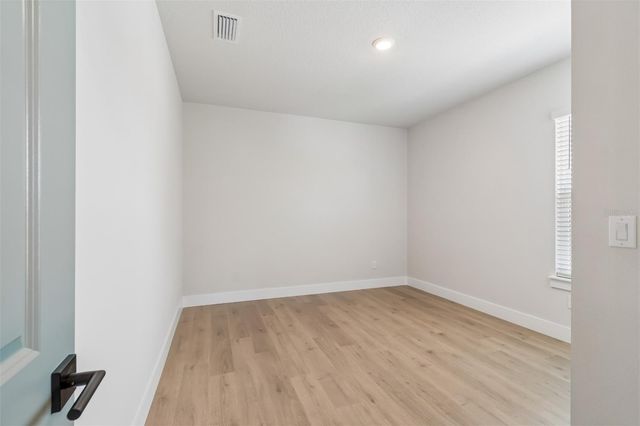 4718 W KENSINGTON AVENUE, Tampa, FL 33629