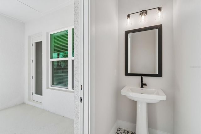 4718 W KENSINGTON AVENUE, Tampa, FL 33629