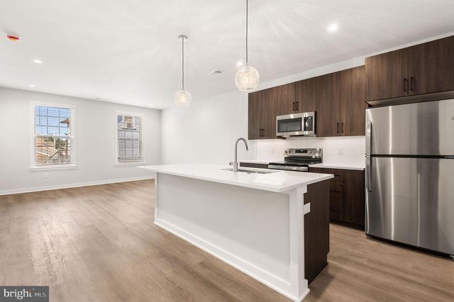 26 S YORK RD #406, Hatboro, PA 19040