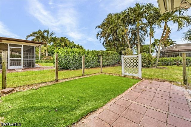 4564 Lakewood BLVD, Naples, FL 34112
