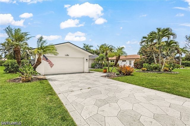 4564 Lakewood BLVD, Naples, FL 34112