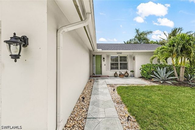 4564 Lakewood BLVD, Naples, FL 34112