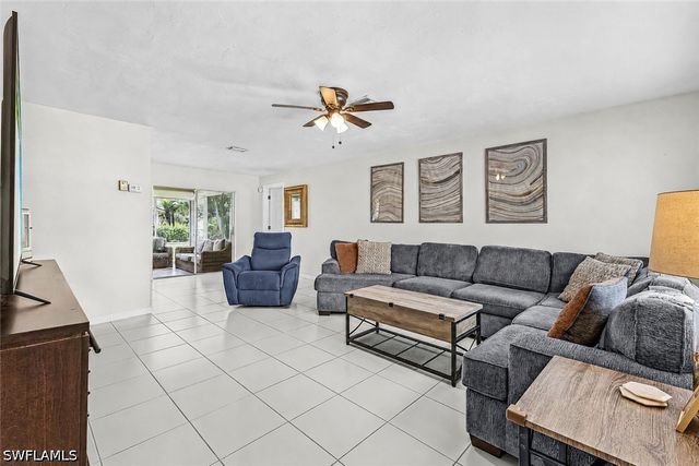 4564 Lakewood BLVD, Naples, FL 34112