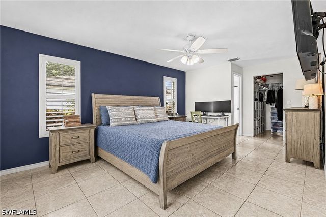 4564 Lakewood BLVD, Naples, FL 34112