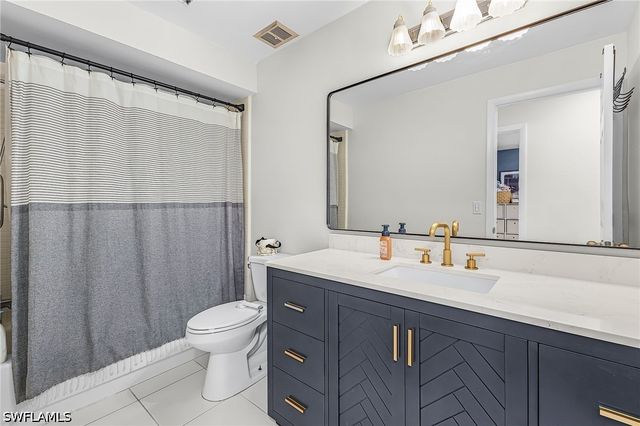 4564 Lakewood BLVD, Naples, FL 34112