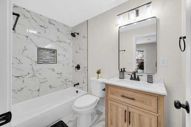 806 Lawrence Street, La Porte, IN 46350