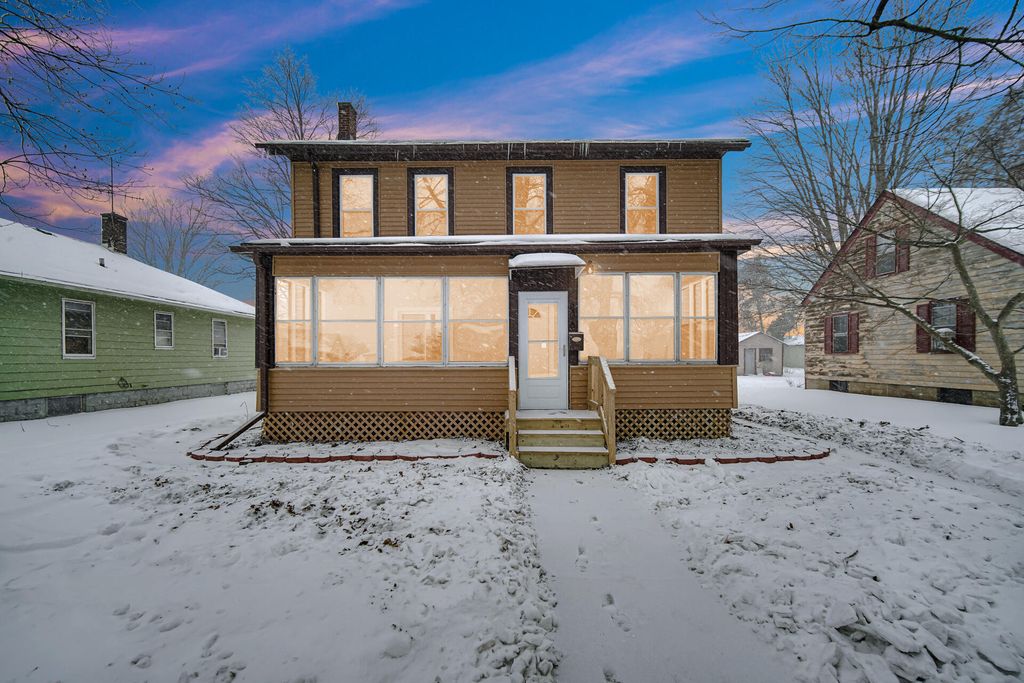 806 Lawrence Street, La Porte, IN 46350