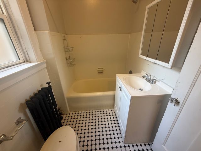 6748 N Ashland Avenue 408, Chicago, IL 60626
