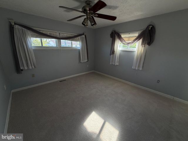 8716 STOCKWELL RD, Parkville, MD 21234