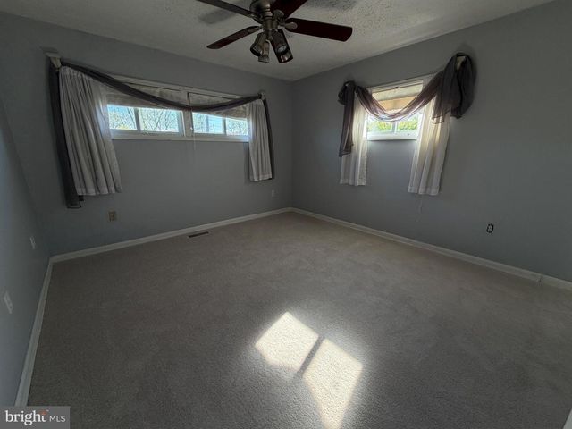 8716 STOCKWELL RD, Parkville, MD 21234
