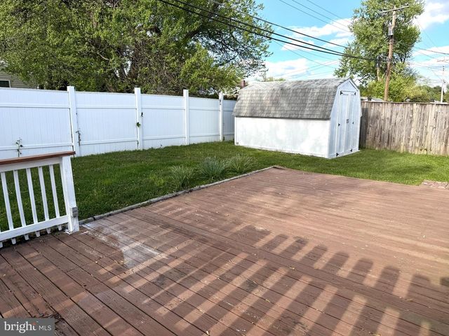 8716 STOCKWELL RD, Parkville, MD 21234