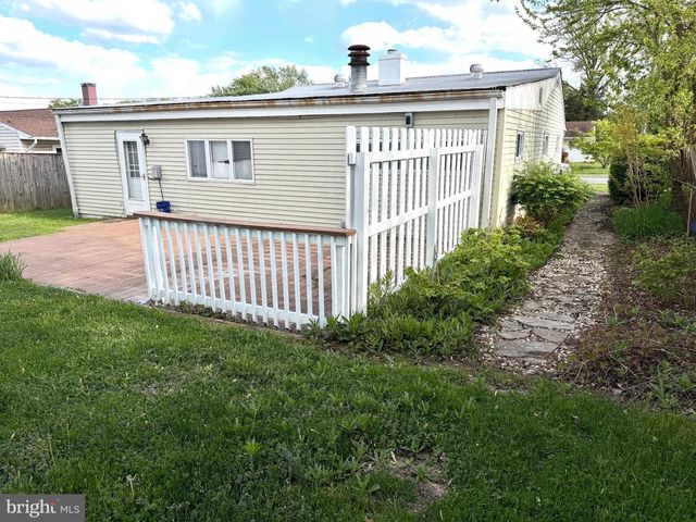 8716 STOCKWELL RD, Parkville, MD 21234