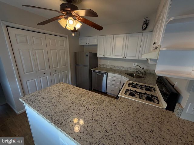 8716 STOCKWELL RD, Parkville, MD 21234