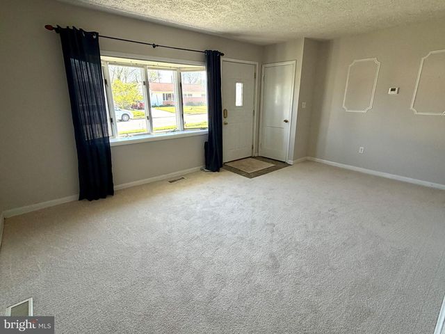 8716 STOCKWELL RD, Parkville, MD 21234