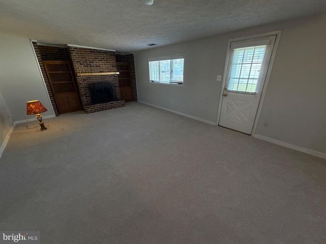 8716 STOCKWELL RD, Parkville, MD 21234