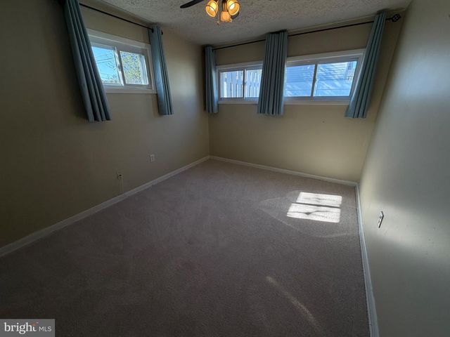 8716 STOCKWELL RD, Parkville, MD 21234