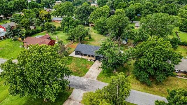 2901 N Saint Clair, Wichita, KS 67204