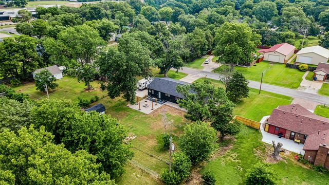 2901 N Saint Clair, Wichita, KS 67204