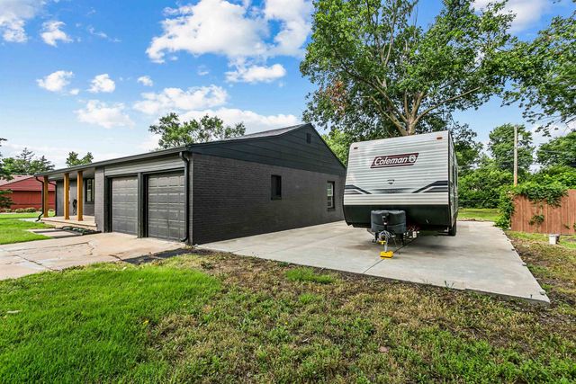 2901 N Saint Clair, Wichita, KS 67204
