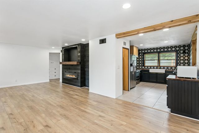 2901 N Saint Clair, Wichita, KS 67204