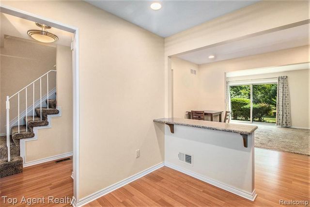 3990 Old Creek Road, Troy, MI 48084