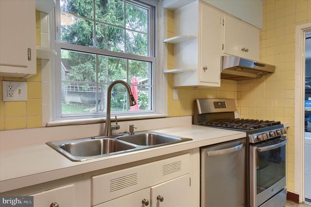 800 ALLEN ST, New Cumberland, PA 17070