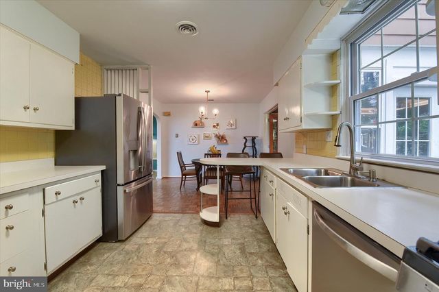 800 ALLEN ST, New Cumberland, PA 17070