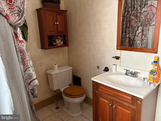 1855 E PACIFIC ST, Philadelphia, PA 19134