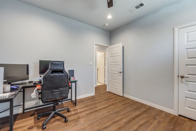 308 E Houston Street, Leonard, TX 75452