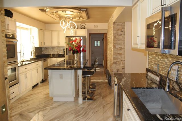 17815 Hamilton Road, Highland Park, MI 48203