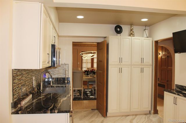 17815 Hamilton Road, Highland Park, MI 48203