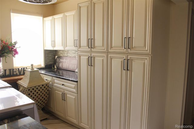 17815 Hamilton Road, Highland Park, MI 48203