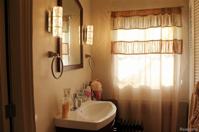 17815 Hamilton Road, Highland Park, MI 48203