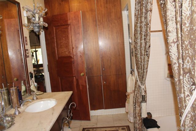 17815 Hamilton Road, Highland Park, MI 48203