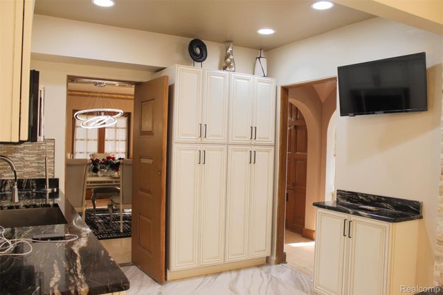 17815 Hamilton Road, Highland Park, MI 48203