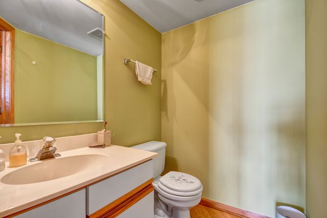 7420 Maple Drive, Justice, IL 60458