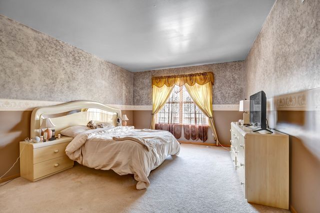 7420 Maple Drive, Justice, IL 60458