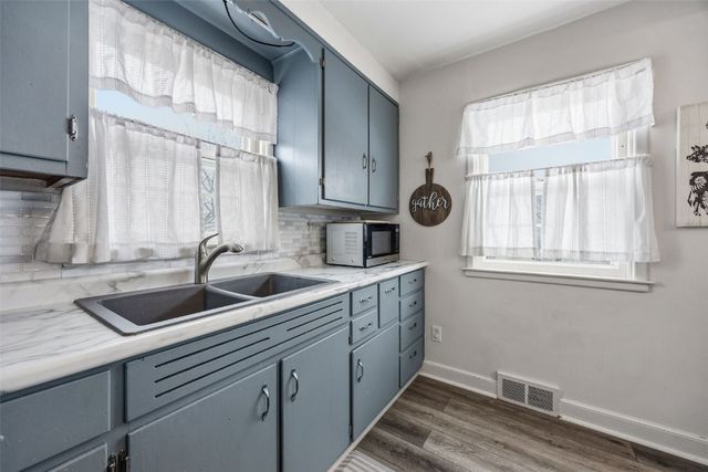 108 South Street, Urbana, IA 52345